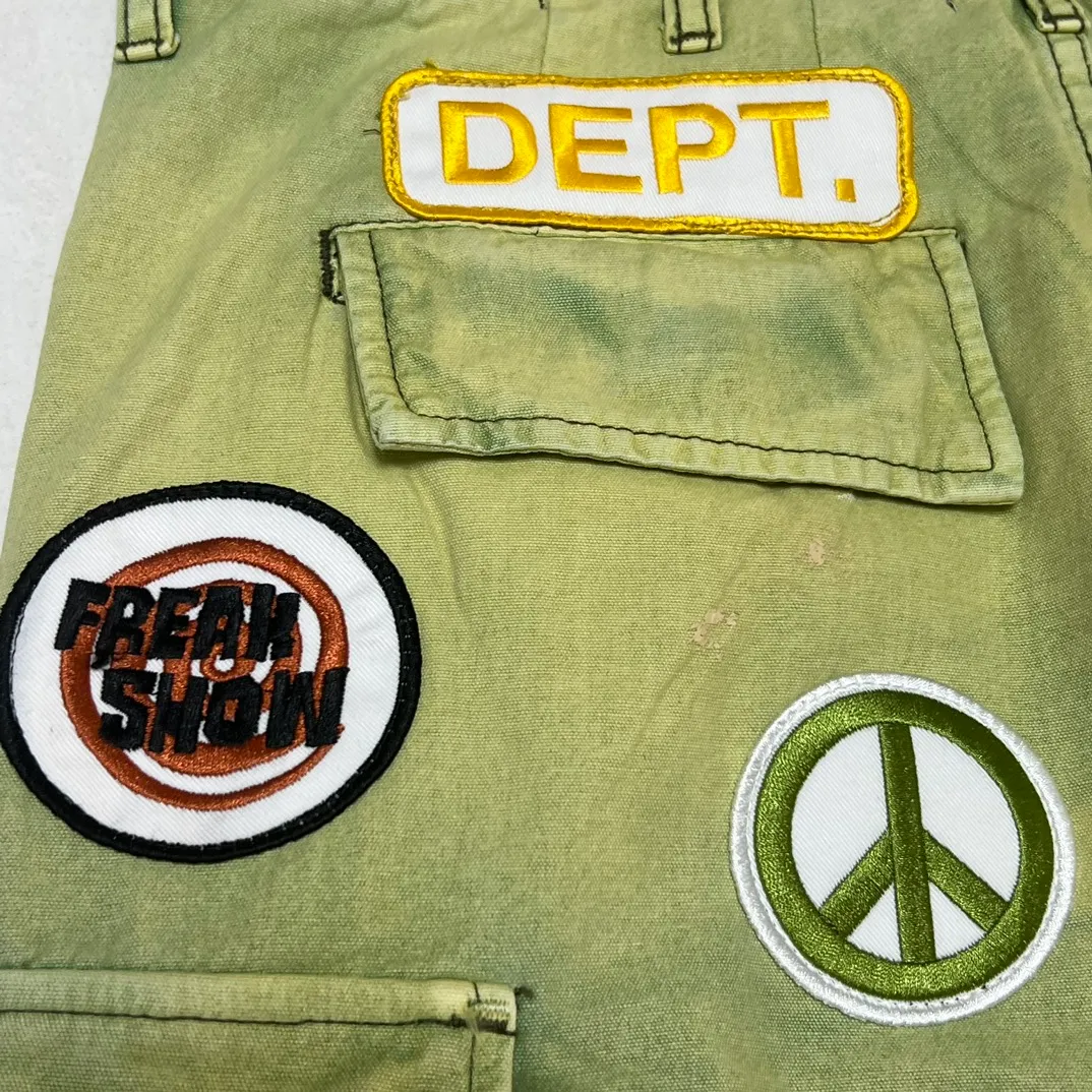 Super heavy duty! 10 embroidered stamps on full pants, one G leather stamp, GALLERY DEPT. KENZIE FATIGUE CARGO SHORTS, patch embroidered shorts, distressed splash-ink overalls, olive green size 30/32/34/36
